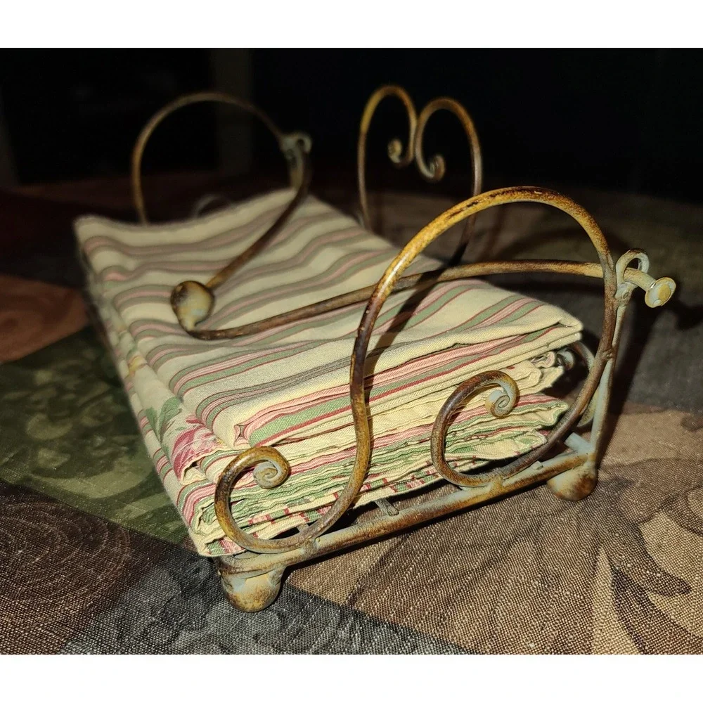Metal Bed Napkin Holder Super Cute!!